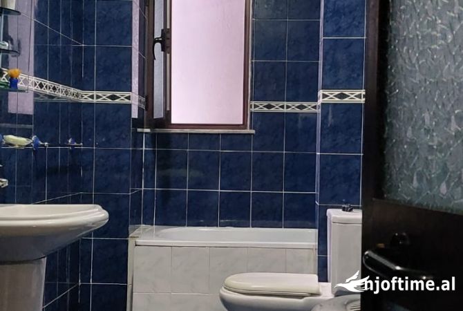 Shtepi ne shitje Apartament ne Tirane, 2+1, Mobilimi E mobiluar, Pagesa 360,000  Euro.