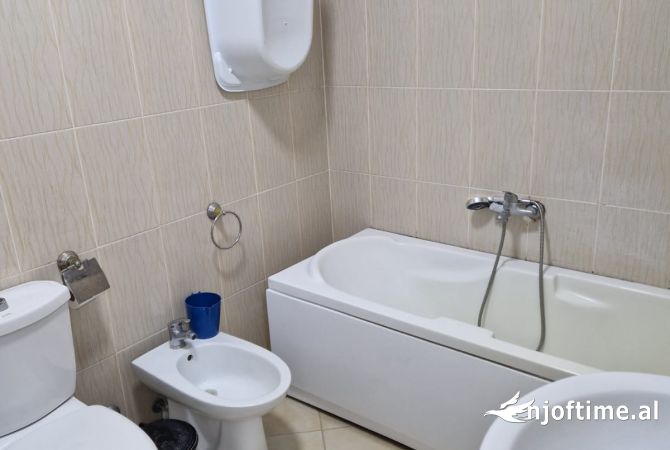 Shtepi me qera 3+1 ne Tirane - 800 Euro
