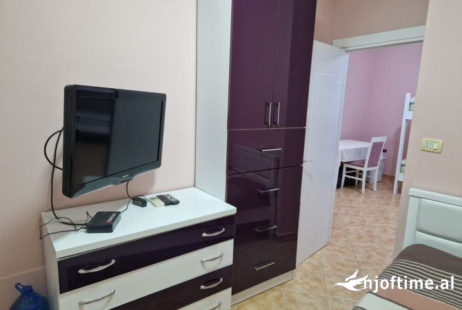 Shtepi me qera Apartament ne Tirane, 3+1, Mobilimi E mobiluar, Pagesa 800  Euro.
