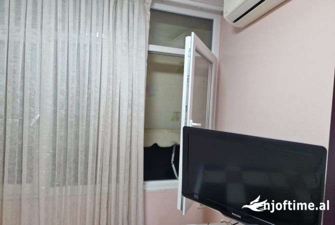 Shtepi me qera Apartament ne Tirane, 3+1, Mobilimi E mobiluar, Pagesa 800  Euro.