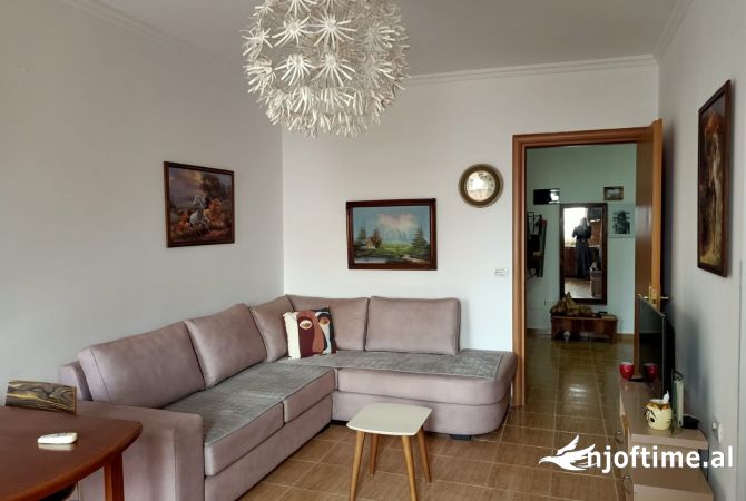 Shtepi me qera 2+1 ne Tirane - 600 Euro