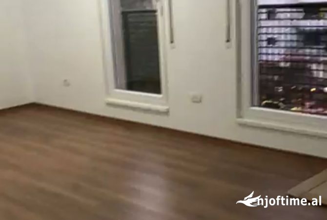 Shtepi me qera Apartament ne Tirane, 2+1, Mobilimi Bosh, pa mobiluar, Pagesa 500  Euro.