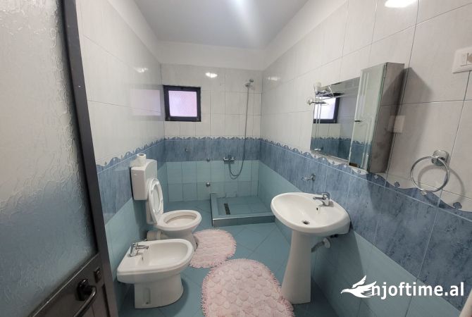 Shtepi me qera Shtepi Private ne Tirane, 2+1, Mobilimi E mobiluar, Pagesa 500  Euro.