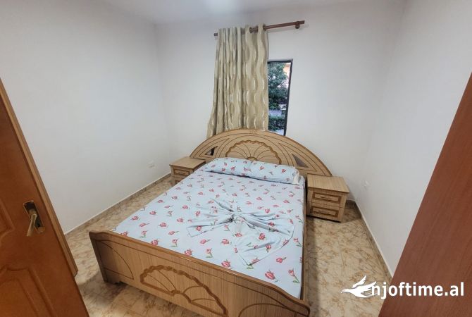 Shtepi me qera Shtepi Private ne Tirane, 2+1, Mobilimi E mobiluar, Pagesa 500  Euro.