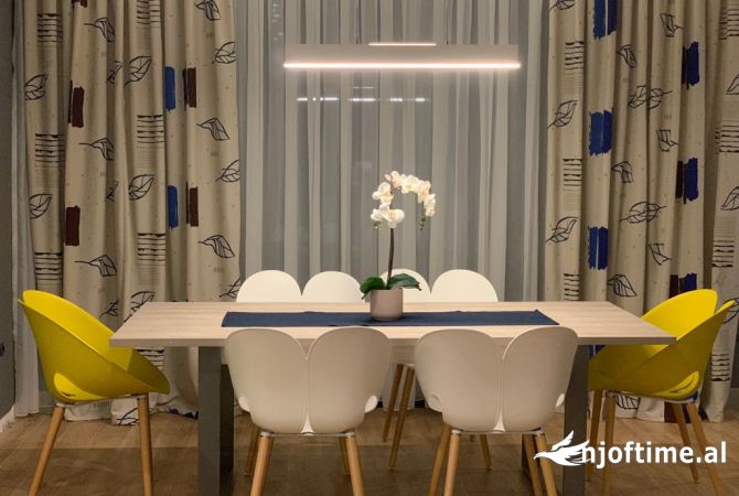 Shtepi me qera 3+1 ne Tirane - 1,300 Euro