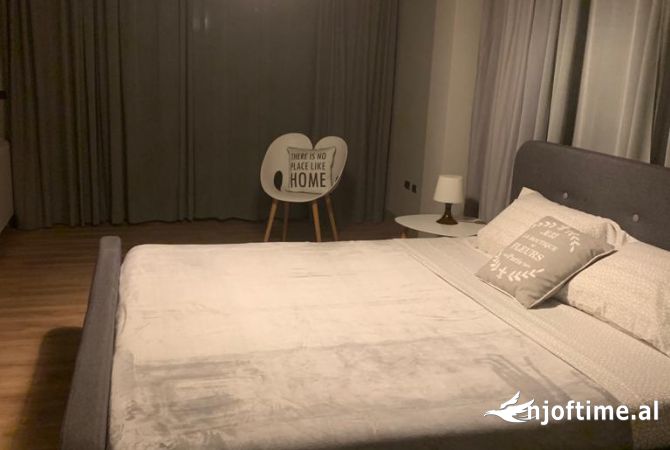 Shtepi me qera Shtepi Private ne Tirane, 3+1, Mobilimi E mobiluar, Pagesa 1,300  Euro.