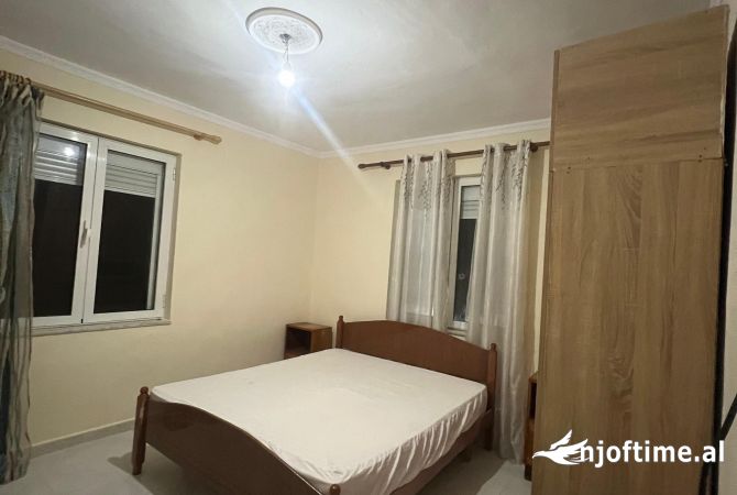 Shtepi me qera 2+1 ne Tirane - 650 Euro