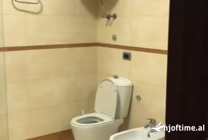 Shtepi me qera Apartament ne Tirane, 2+1, Mobilimi E mobiluar, Pagesa 800  Euro.