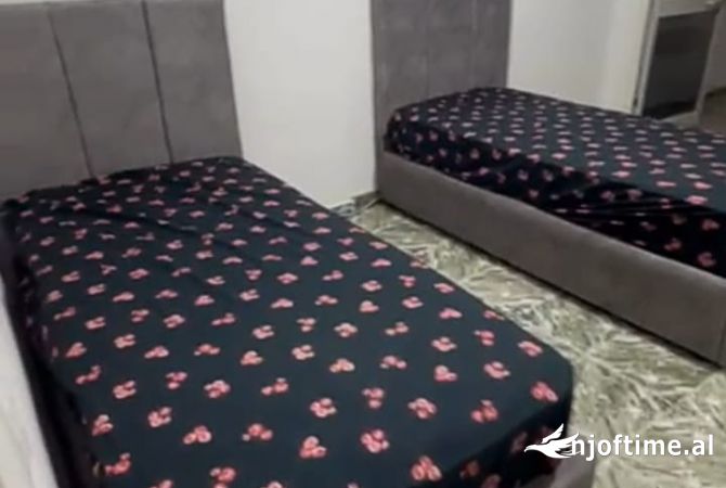 Shtepi me qera Apartament ne Tirane, 2+1, Mobilimi E mobiluar, Pagesa 500  Euro.