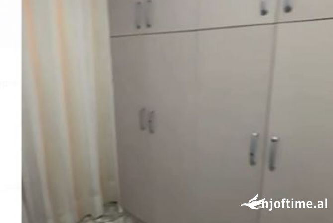 Shtepi me qera Apartament ne Tirane, 2+1, Mobilimi E mobiluar, Pagesa 500  Euro.