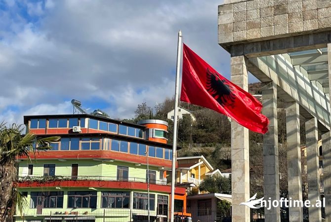 Ambient biznesi me qera 5+1 ne Lezhe - 3,000 Euro