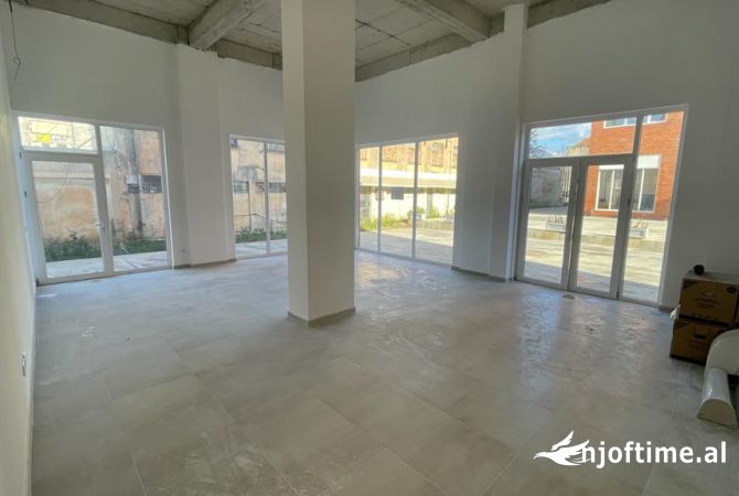 Ambient biznesi me qera 1+1 ne Tirane - 500 Euro