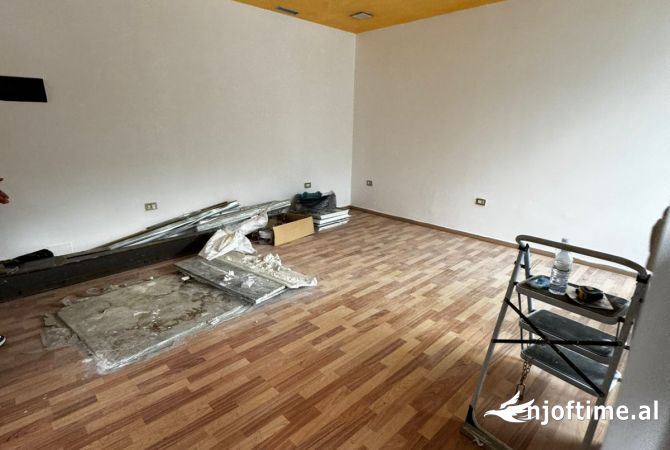 Ambient biznesi me qera 1+1 ne Tirane - 3,000 Euro