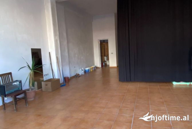 Ambient biznesi me qera 1+1 ne Tirane - 350 Euro