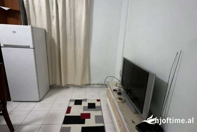 Shtepi me qera Apartament ne Tirane, 1+1, Mobilimi E mobiluar, Pagesa 500  Euro.