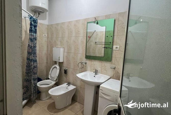 Shtepi me qera Apartament ne Tirane, 1+1, Mobilimi E mobiluar, Pagesa 500  Euro.