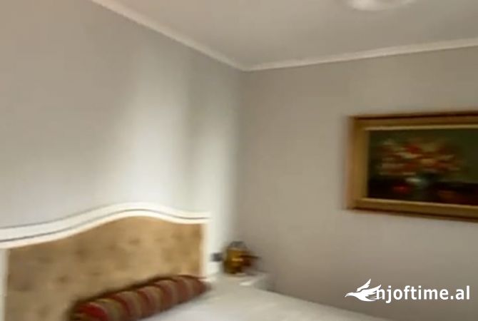 Shtepi ne shitje Apartament ne Tirane, 2+1, Mobilimi E mobiluar, Pagesa 260,000  Euro.