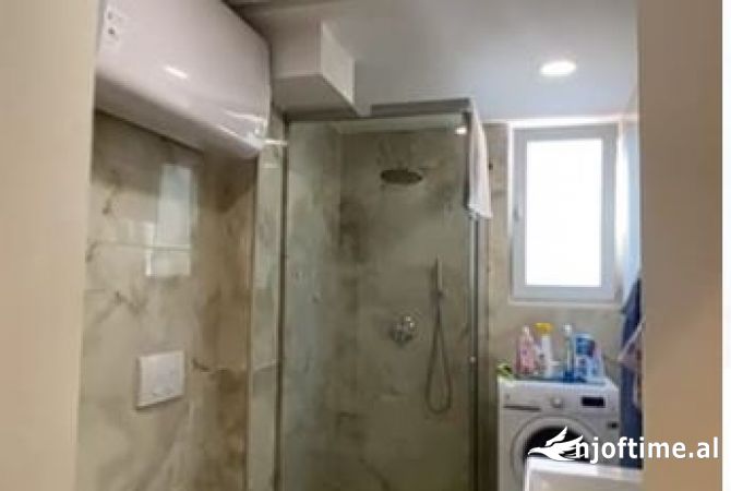 Shtepi ne shitje Apartament ne Tirane, 2+1, Mobilimi E mobiluar, Pagesa 260,000  Euro.