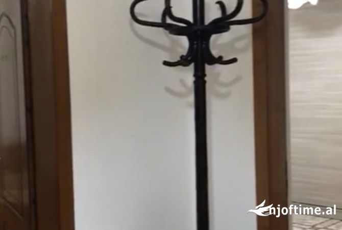 Shtepi me qera Apartament ne Tirane, 3+1, Mobilimi E mobiluar, Pagesa 530  Euro.