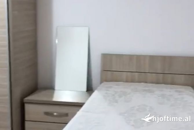 Shtepi me qera Apartament ne Tirane, 3+1, Mobilimi E mobiluar, Pagesa 530  Euro.
