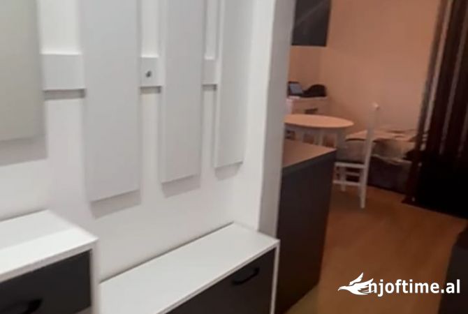 Shtepi me qera Apartament ne Tirane, Garsoniere, Mobilimi E mobiluar, Pagesa 450  Euro.