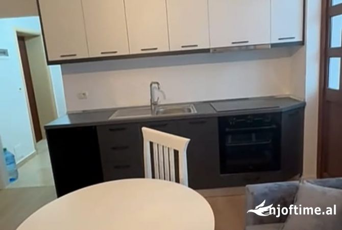 Shtepi me qera Garsoniere ne Tirane - 450 Euro