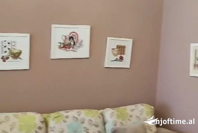 Shtepi me qera 2+1 ne Tirane - 900 Euro