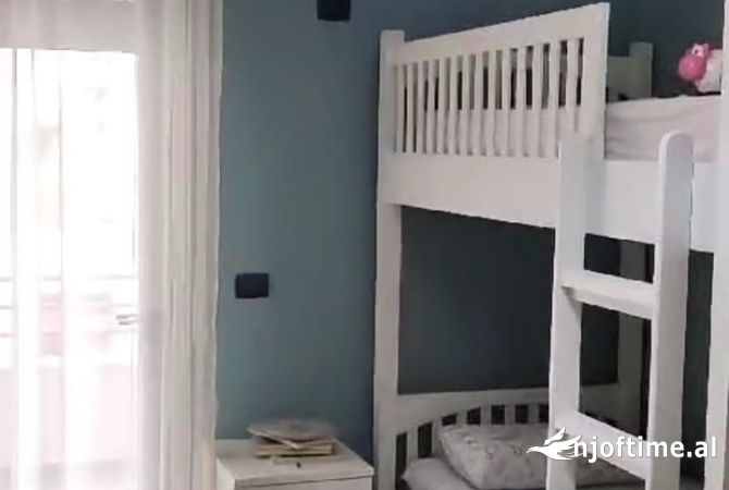 Shtepi me qera Apartament ne Tirane, 2+1, Mobilimi E mobiluar, Pagesa 900  Euro.