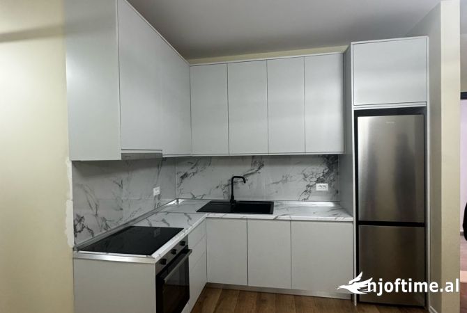 Shtepi me qera Apartament ne Tirane, 3+1, Mobilimi E mobiluar, Pagesa 450  Euro.