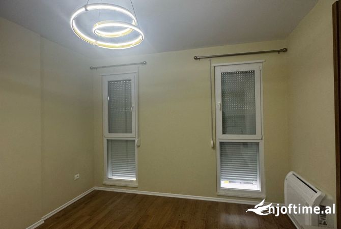 Shtepi me qera Apartament ne Tirane, 3+1, Mobilimi E mobiluar, Pagesa 450  Euro.