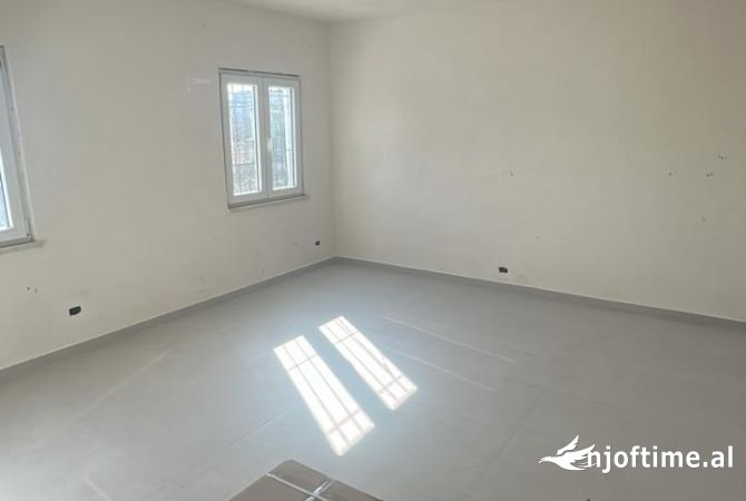 Shtepi me qera 2+1 ne Tirane - 350 Euro