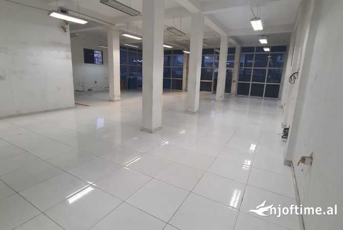 Ambient biznesi me qera 1+1 ne Tirane - 2,000 Euro