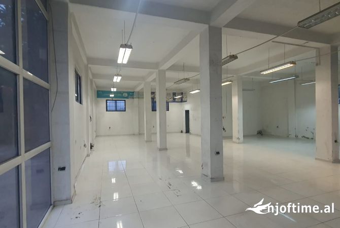 Ambient biznesi me qera 1+1 ne Tirane - 2,000 Euro