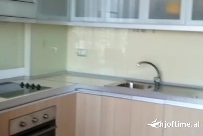Shtepi me qera Apartament ne Tirane, 1+1, Mobilimi E mobiluar, Pagesa 550  Euro.
