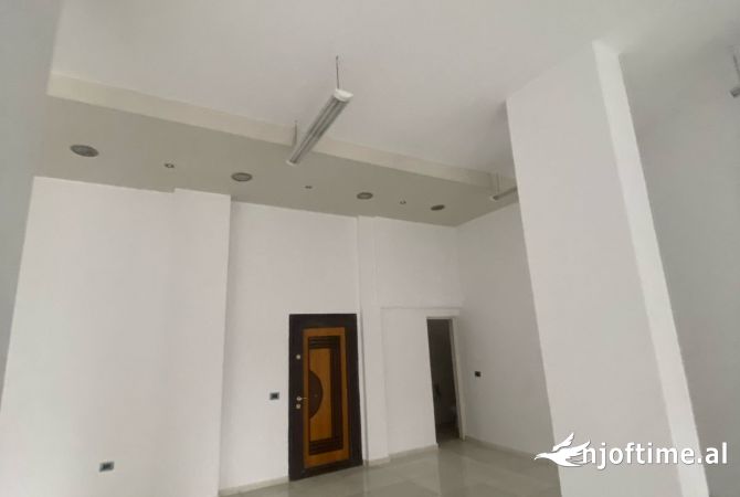 💥Astir Tek Vila L Jepet nje Super Ambient Biznesi me Qera.