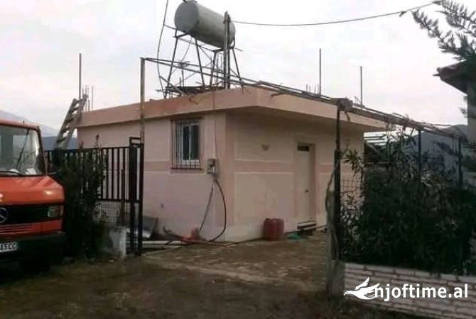 Truall ose Toke  ne Berat - 72,000 Euro