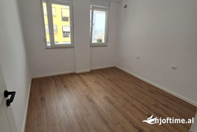 Shtepi ne shitje Apartament ne Tirane, 2+1, Mobilimi Bosh, pa mobiluar, Pagesa 210,000  Euro.