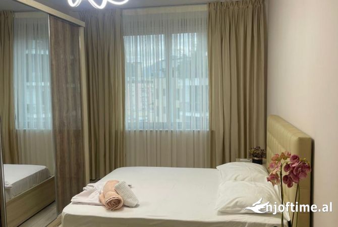 Shtepi me qera Apartament ne Tirane, 1+1, Mobilimi E mobiluar, Pagesa 1,000  Euro.