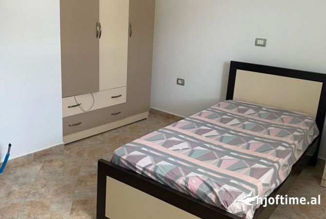 Shtepi me qera Apartament ne Tirane, 2+1, Mobilimi E mobiluar, Pagesa 500  Euro.