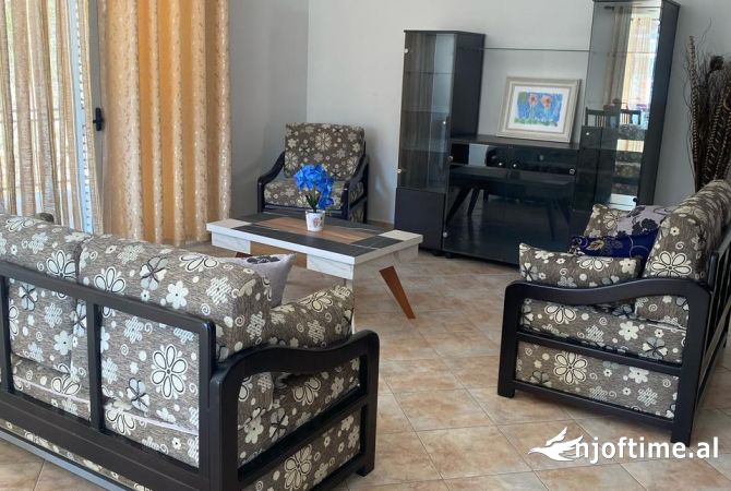 Shtepi me qera 2+1 ne Tirane - 500 Euro