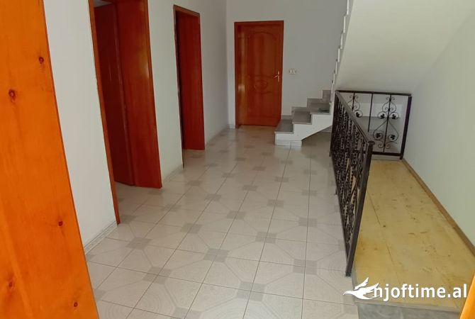 Shtepi me qera 1+1 ne Tirane - 420 Euro