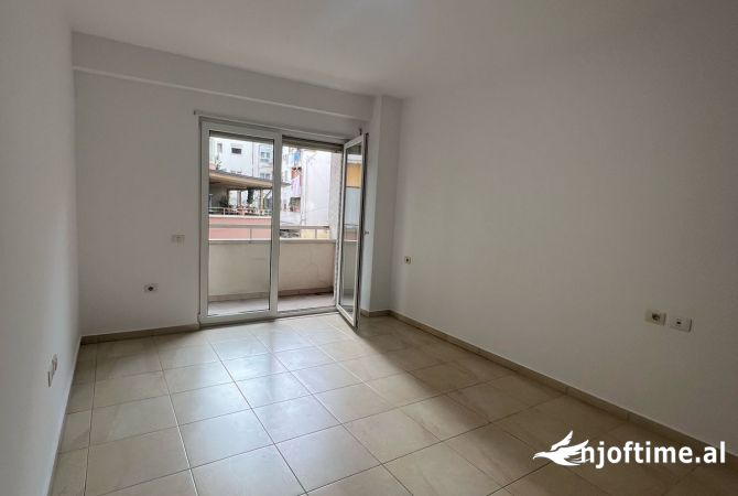 Ambient biznesi me qera 1+1 ne Tirane - 1,000 Euro