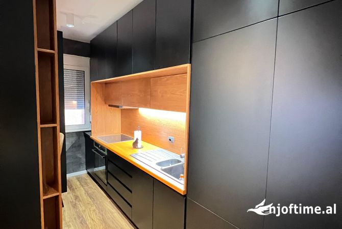 Shtepi ne shitje Apartament ne Tirane, 1+1, Mobilimi E mobiluar, Pagesa 250,000  Euro.