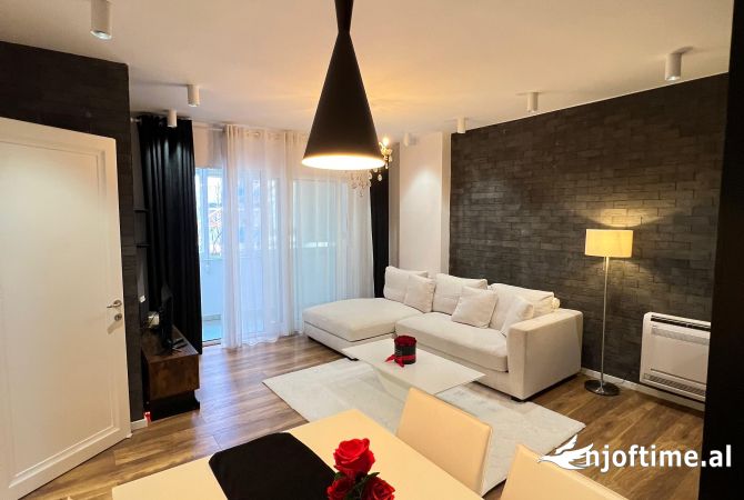 Shtepi ne shitje Apartament ne Tirane, 1+1, Mobilimi E mobiluar, Pagesa 250,000  Euro.