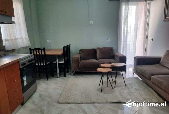 Shtepi me qera Shtepi Private ne Tirane, 2+1, Mobilimi E mobiluar, Pagesa 350  Euro.