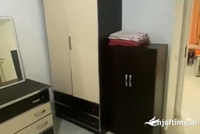 Shtepi me qera Apartament ne Tirane, 1+1, Mobilimi E mobiluar, Pagesa 400  Euro.