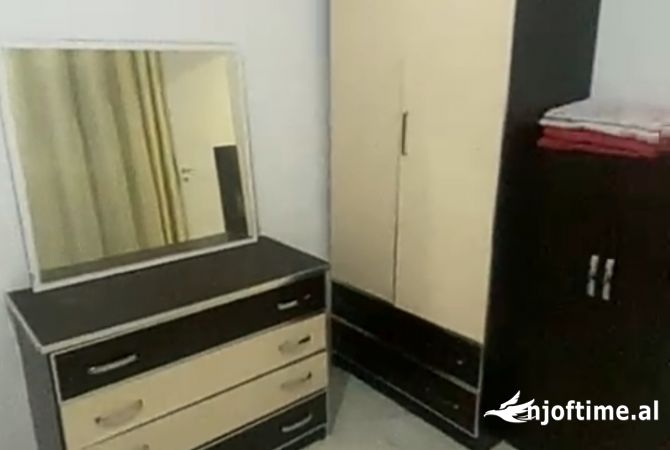 Shtepi me qera Apartament ne Tirane, 1+1, Mobilimi E mobiluar, Pagesa 400  Euro.