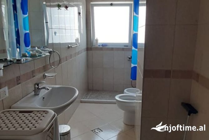 Shtepi me qera Apartament ne Tirane, 2+1, Mobilimi E mobiluar, Pagesa 650  Euro.
