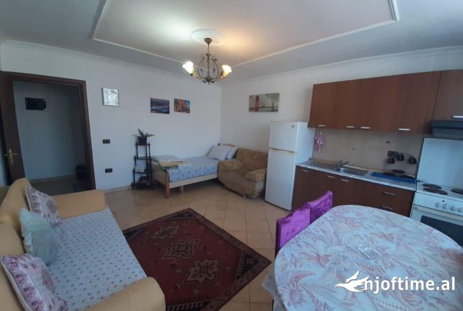 Shtepi me qera Apartament ne Tirane, 2+1, Mobilimi E mobiluar, Pagesa 500  Euro.