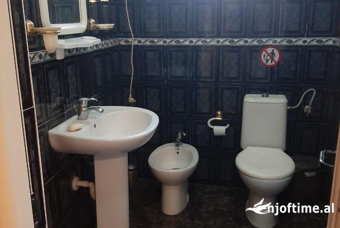 Shtepi me qera Apartament ne Tirane, 1+1, Mobilimi E mobiluar, Pagesa 400  Euro.